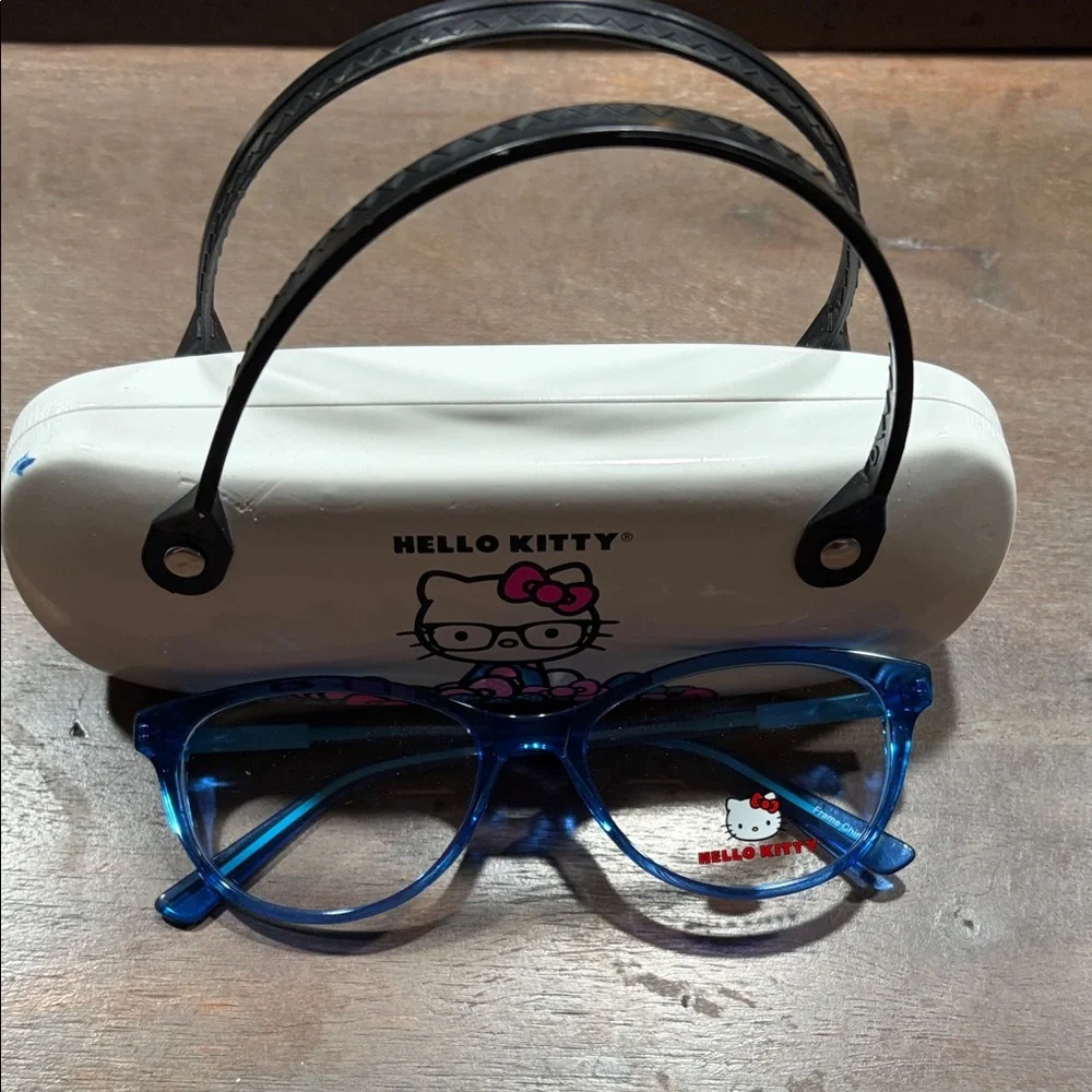 Hello Kitty Kids Sunglasses in Blue with Case